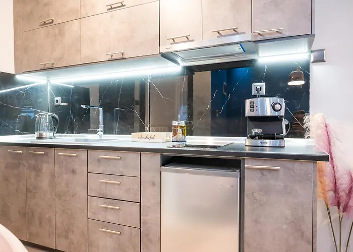 Elite Deluxe 2 Kavala